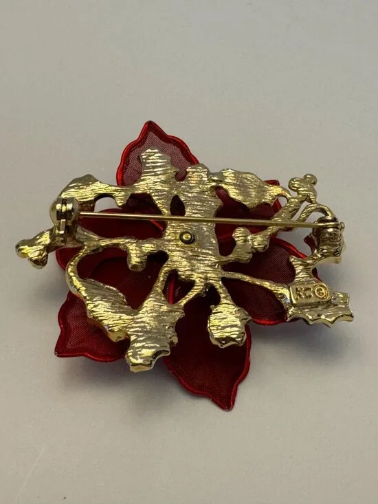 Kenneth Cole Red Poinsettia Brooch Pin Gold-Tone Accents Berry Detail Christmas - Picture 6 of 9